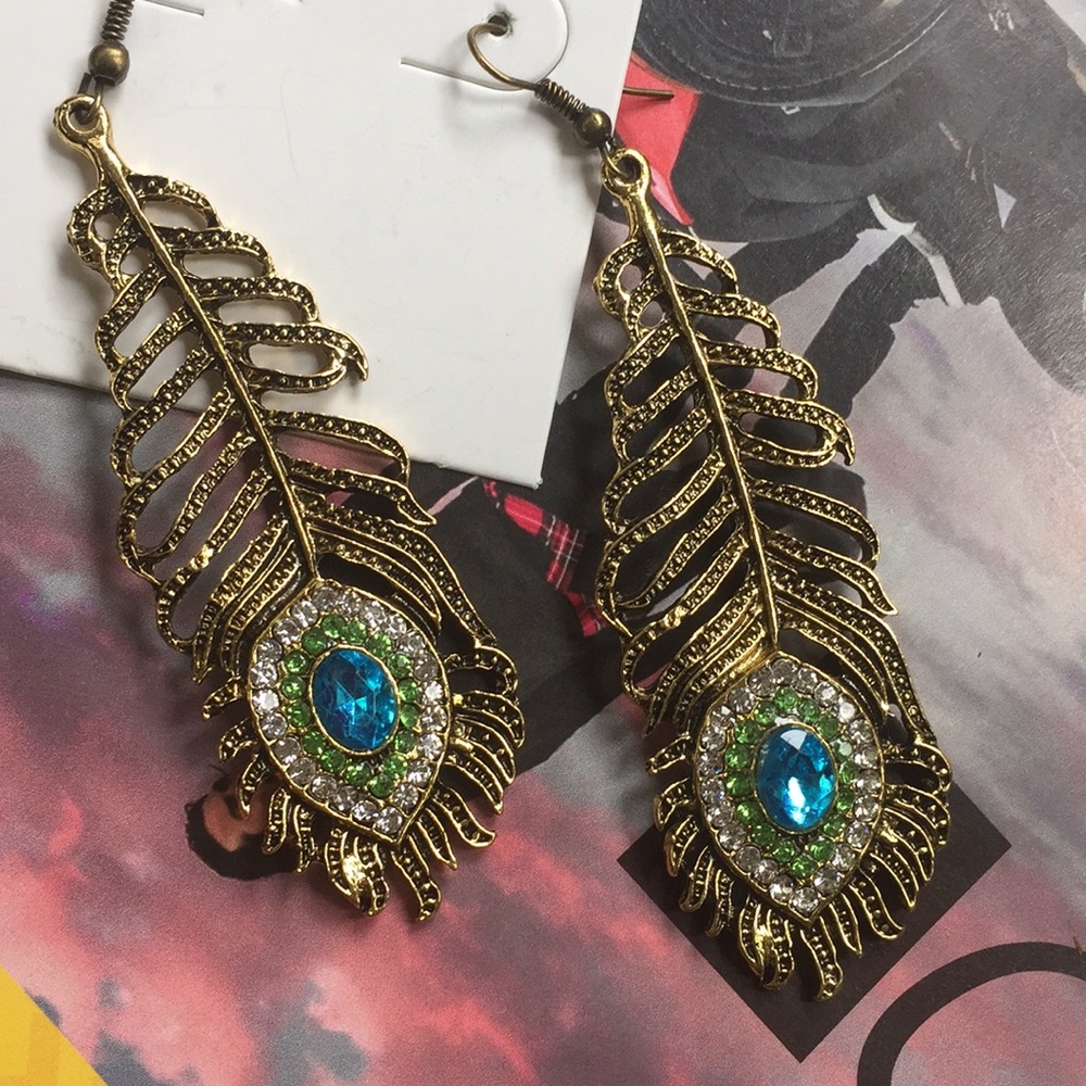 NWT Feather Earrings+FREE SHIPPING